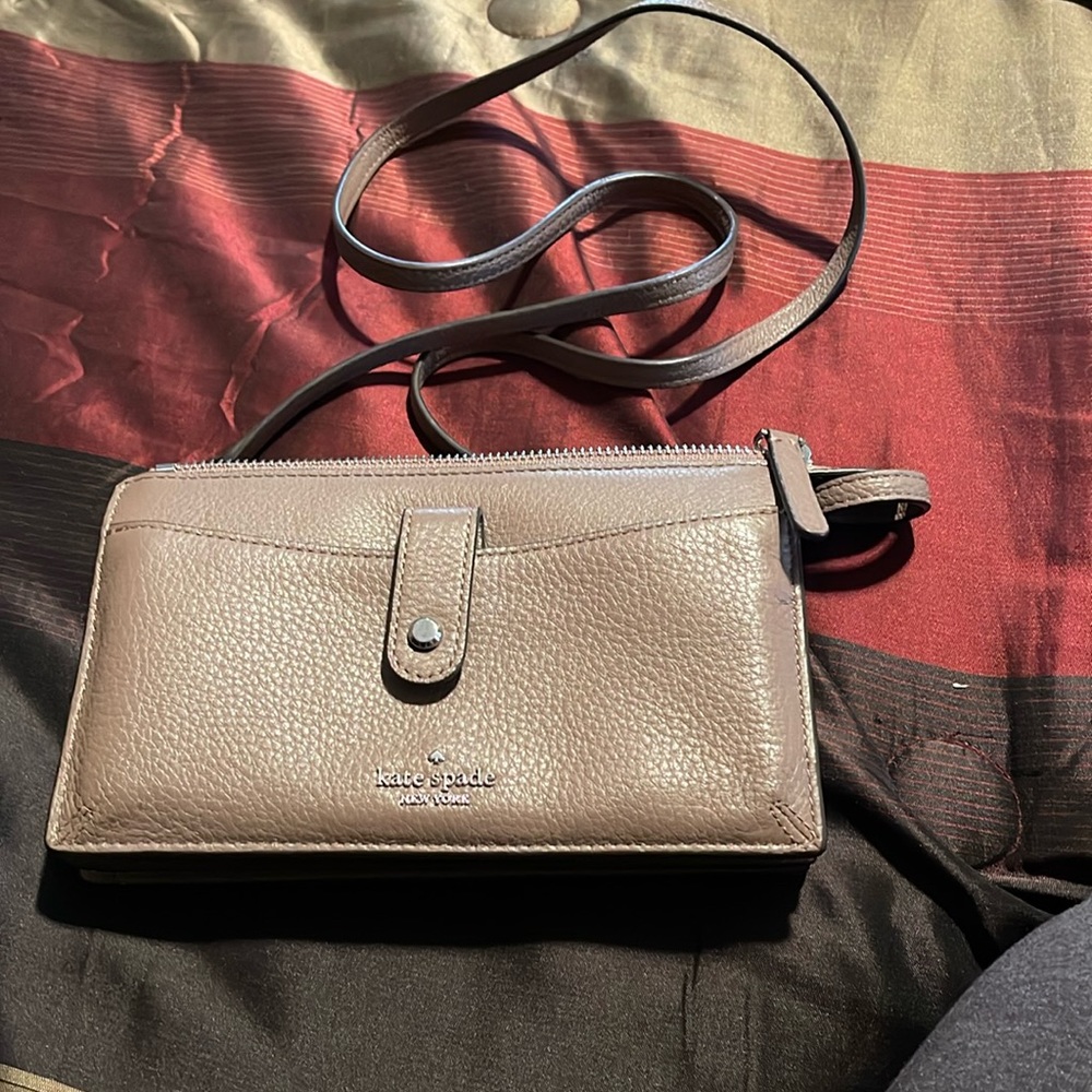 Crossbody wallet